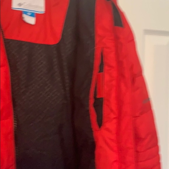 Columbia Puffer Jacket with  Hood - Picture 3 of 6